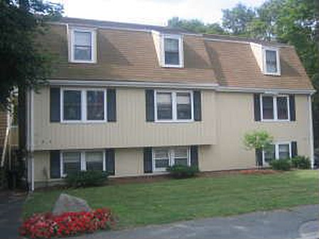 Curtis St. in Quincy, MA - Foto de edificio