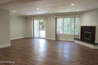 153 Impatiens Ct in Toms River, NJ - Building Photo - Building Photo