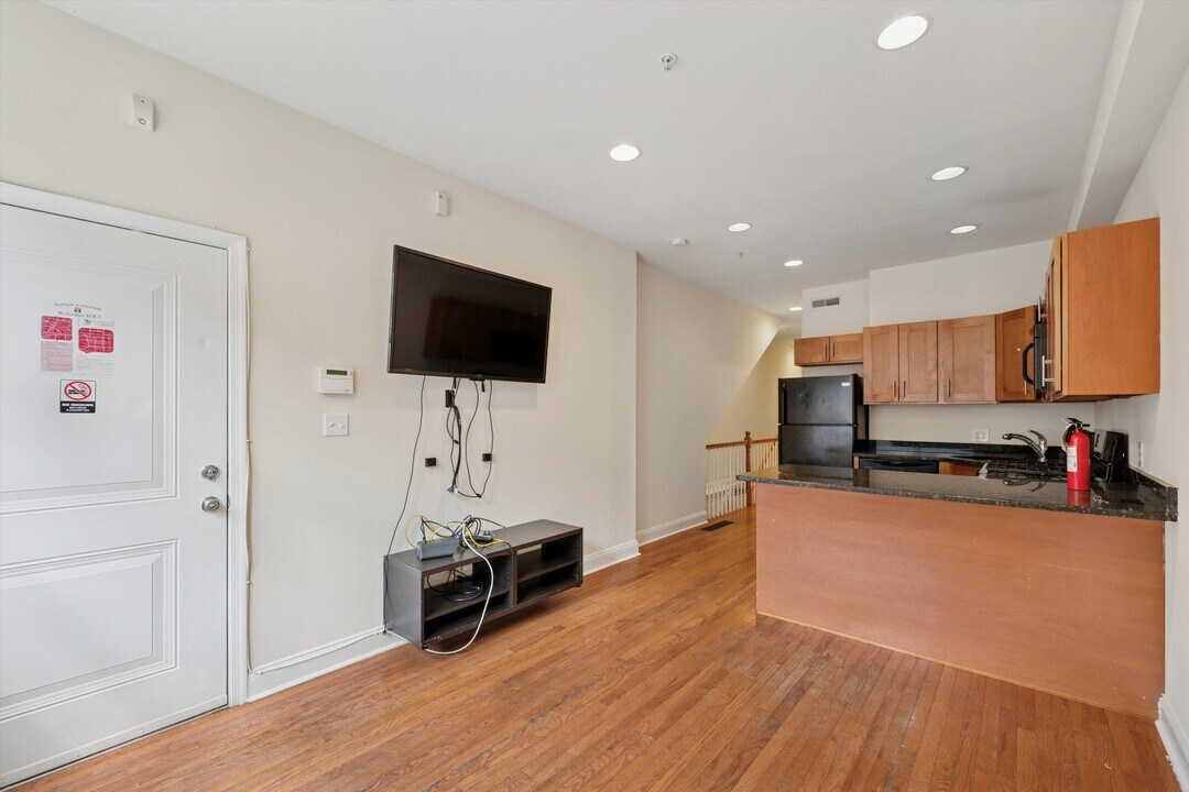 1929 N 18th St in Philadelphia, PA - Building Photo