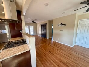 1720 Midvale Dr in San Diego, CA - Building Photo - Building Photo