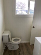 5191 Hwy 97-Unit -B in Klamath Falls, OR - Building Photo - Building Photo