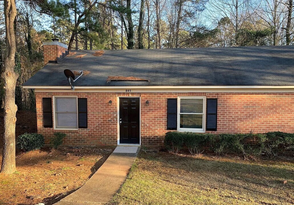 845-847 Mitchell Bridge Rd in Athens, GA - Building Photo