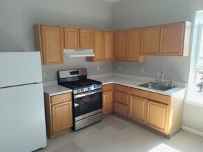 588-612-612 E Main St in Bridgeport, CT - Building Photo - Building Photo