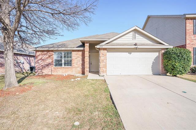 6060 Blazing Star Dr in Fort Worth, TX - Building Photo