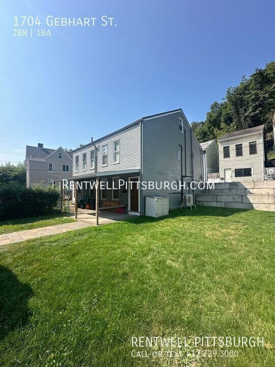 1704 Gebhart St in Pittsburgh, PA - Building Photo