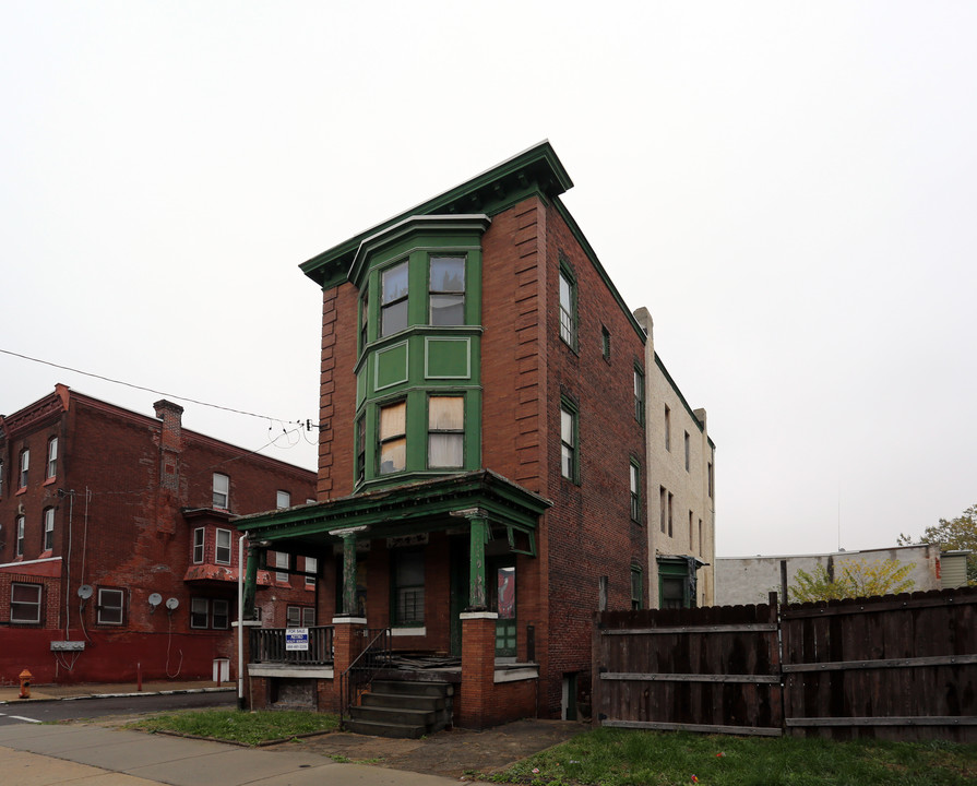 931-935 Belmont Ave in Philadelphia, PA - Building Photo