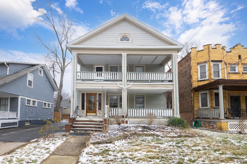 1193 Warren Rd in Lakewood, OH - Building Photo