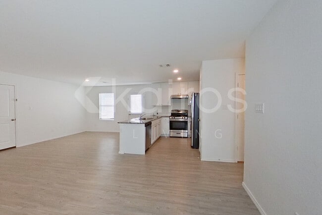 14318 Calaveras Creek in San Antonio, TX - Building Photo - Building Photo