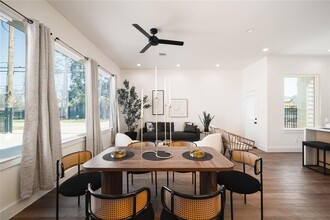 8917 Knl Br Dr in Houston, TX - Building Photo - Building Photo