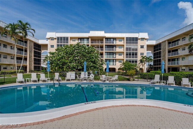 property at 3450 Gulf Shore Blvd N