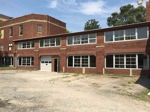 Forest Park Apartments in El Dorado, KS - Building Photo - Building Photo