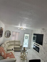 3480 E 9th Ct in Hialeah, FL - Building Photo - Building Photo