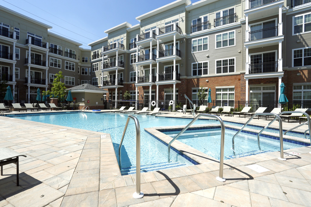 Woodmont Metro at Metuchen Station Apartments in Metuchen, NJ ...