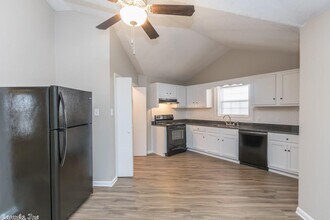 8815 Woodbine Dr in Sherwood, AR - Building Photo - Building Photo