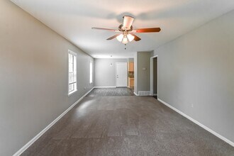 8055 Port Douglas Cove in Memphis, TN - Building Photo - Building Photo