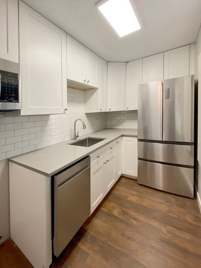 2225 S Jasmine St, Unit 313 in Denver, CO - Foto de edificio - Building Photo