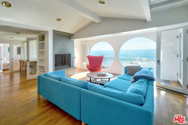 20806 Pacific Coast Hwy in Malibu, CA - Building Photo - Building Photo