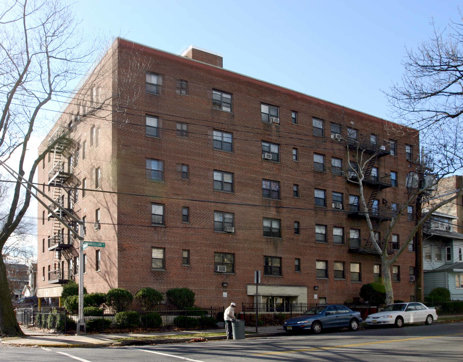 128-134 Chancellor Ave in Newark, NJ - Building Photo