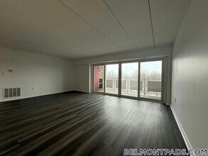 53 Hill Rd, Unit 510 in Belmont, MA - Building Photo - Building Photo