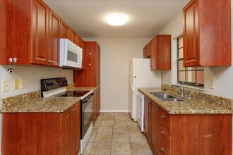 7328 Forest Hill Ct in Winter Park, FL - Building Photo - Building Photo