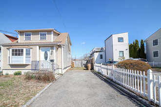 78 Rippowam Rd in Stamford, CT - Building Photo - Building Photo