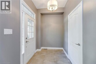 186 Gatwick Dr in Oakville, ON - Building Photo - Building Photo