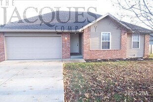 5640 W Sunflower Dr in Springfield, MO - Building Photo