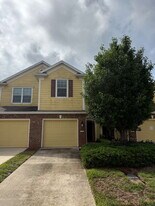 6881 Woody Vine Dr in Jacksonville, FL - Building Photo