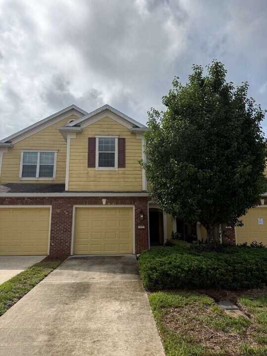 6881 Woody Vine Dr in Jacksonville, FL - Building Photo
