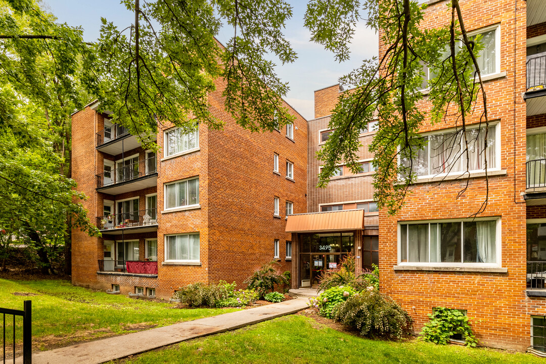 3495 Ridgewood in Montréal, QC - Building Photo