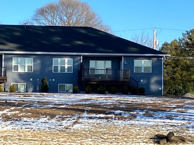 1145 N 5th Ave in Sturgeon Bay, WI - Foto de edificio - Building Photo