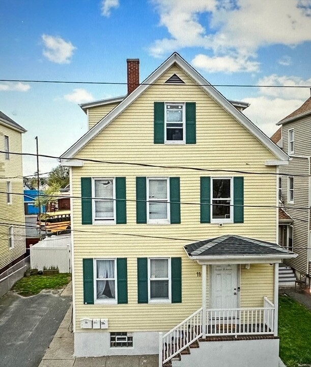 11 Harmony St in New Bedford, MA - Building Photo