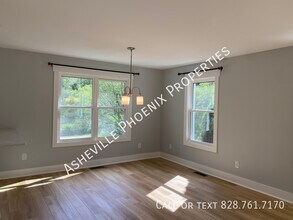 7 Bassett Rd in Asheville, NC - Building Photo - Building Photo