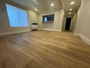 927 Stewart St, Unit 1 in Santa Rosa, CA - Foto de edificio - Building Photo