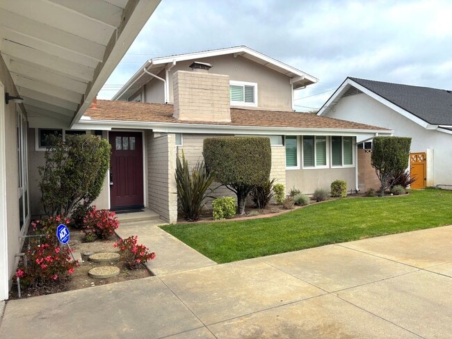 2771 Walker Lee Dr in Los Alamitos, CA - Building Photo - Building Photo