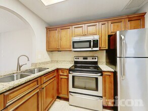 1009 Jamaica Way in Tarpon Springs, FL - Building Photo - Building Photo