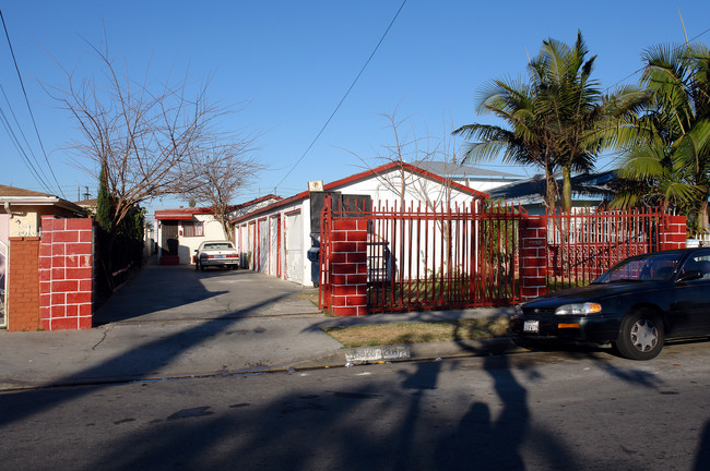 10916 S Inglewood Ave in Inglewood, CA - Building Photo - Building Photo