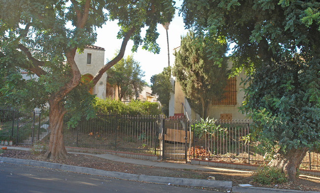 1165 S Bronson Ave in Los Angeles, CA - Foto de edificio - Building Photo