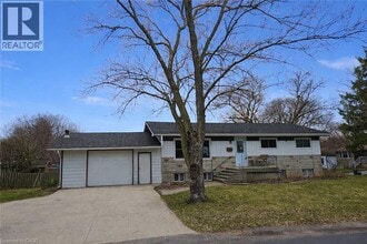 11 Prince St in Kitchener, ON - Building Photo - Building Photo