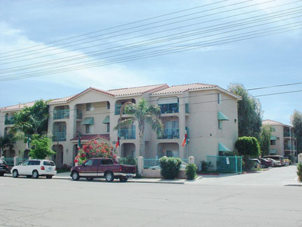 Regency Park in El Centro, CA - Building Photo