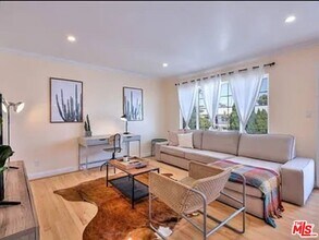 1028 12th St in Santa Monica, CA - Building Photo - Building Photo