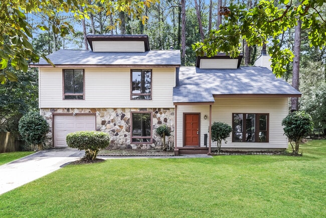 property at 6740 Creekmoor Ln