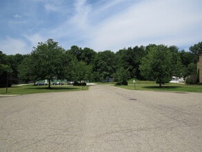 5240 Emil Ave SW, Unit 105 in Navarre, OH - Building Photo - Building Photo