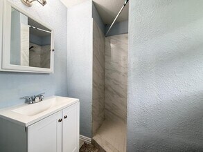 5503 Bertellis Ln in Houston, TX - Building Photo - Building Photo