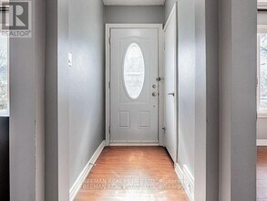 6 Westglen Crescent in Toronto, ON - Building Photo - Building Photo
