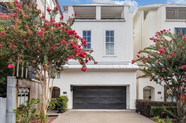 property at 1407 Knox St