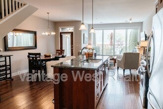 4032 Pritchard Dr in West Kelowna, BC - Building Photo - Building Photo