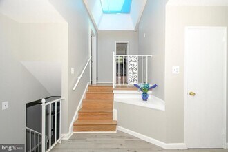 2016 Cascade Rd in Silver Spring, MD - Building Photo - Building Photo