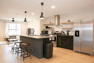 526 Winchester Dr in Richardson, TX - Building Photo - Building Photo