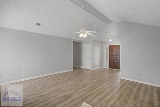 412 Arlington Dr in Hinesville, GA - Foto de edificio - Building Photo